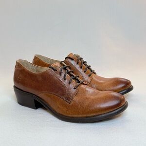 Frye Women’s Carson Lace Up